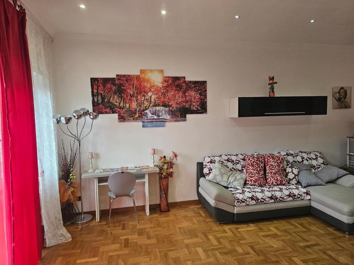 Tourist Rome, Cinecitta Apartment Rom